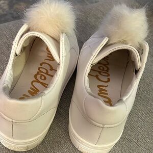 Sam Edelman Leya white leather sneakers,  faux fur Pom poms. 10 medium.